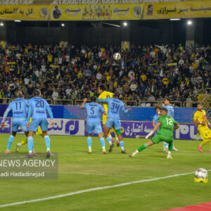 پیروزی چادرملو برابر استقلال خوزستان و تساوی دو تیم در نیمه اول