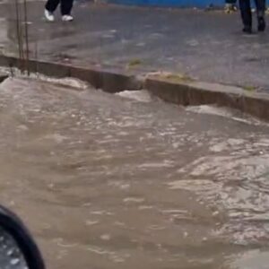 بارش باران و آبگرفتگی معابر در قروه