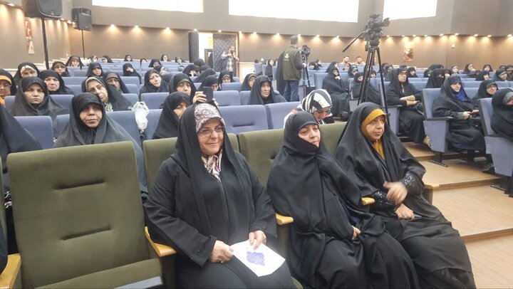 برگزاری آیین تجلیل از مادران نخبه و پیشکسوت بسیجی در رشت
