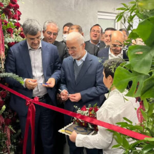 وزیر کشور: باید فرش قرمز برای سرمایه‌گذاران پهن کنیم