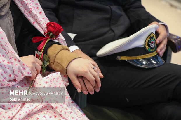 پنجمین جشنواره سراسری زوج های جوان ارتش در حرم مطهر رضوی