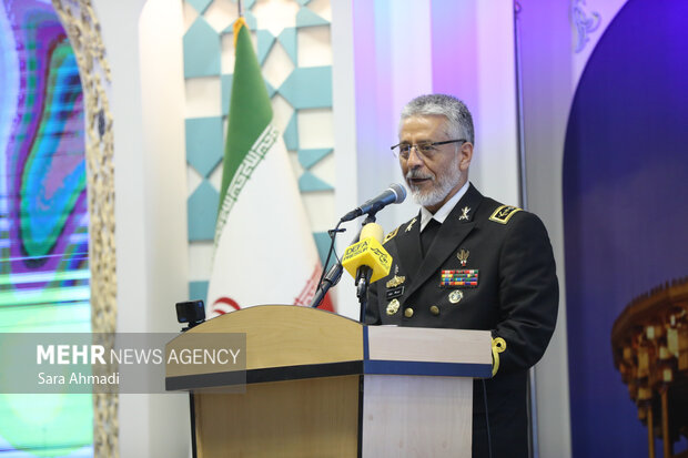 سخنرانی امیر دریادار حبیب‌الله سیاری در همایش زوج‌های جوان ارتش