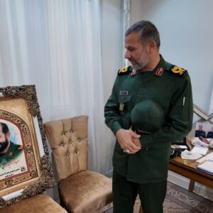 دیدار فرمانده لشکر عملیاتی ۲۹ حضرت نبی اکرم با خانواده سردار کرمی