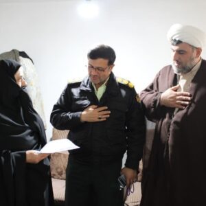 تجلیل فرمانده انتظامی آستارا از مقام مادران شهدا در روز مادر