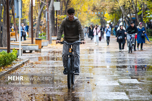 باران پاییزی در چهارباغ اصفهان