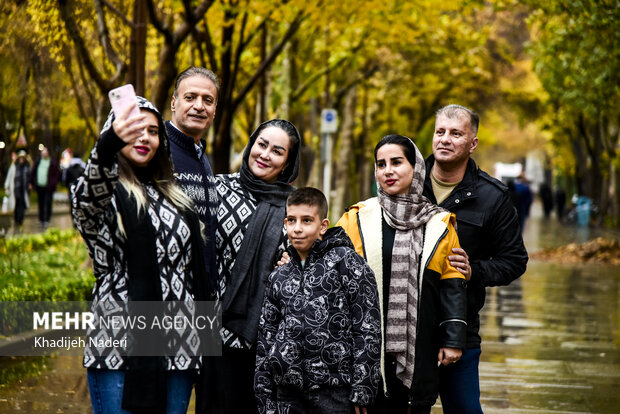 باران پاییزی در چهارباغ اصفهان