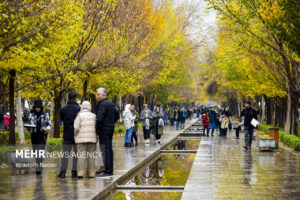 باران پاییزی در چهارباغ اصفهان