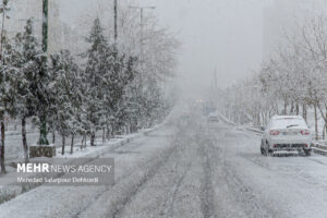 آسمان مازندران ابری و بارانی؛ راه های کوهستانی برفی و باز است