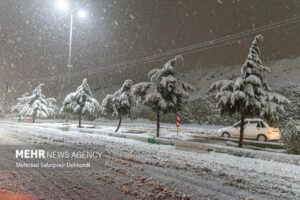 بارش برف در محور بجنورد به اسفراین