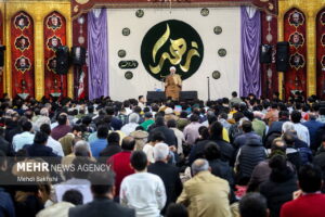 دشمن با هزینه سنگین در پی دور کردن نسل جدید از سیره اهل‌بیت(ع) است