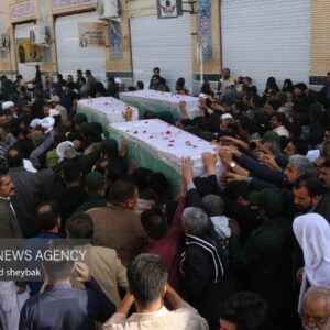 خروش مردم زابل در تشییع پیکر ۳ شهید حادثه تروریستی لار