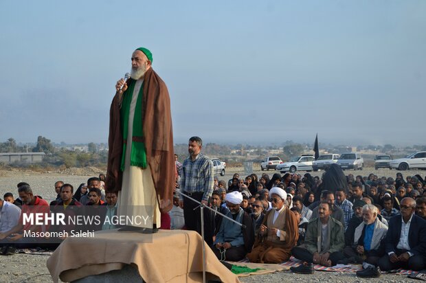 اقامه نماز باران در جوار شهید گمنام بیکاه
