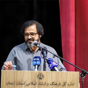 قصه پر غصه منزوی از سر کرانمندی تن در مقابل بی‌کرانگی روح بوده است