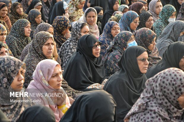 اقامه نماز باران در جوار شهید گمنام بیکاه