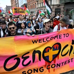 برنده یوروویژن در اعتراض به حضور اسرائیل جایزه‌اش را پس داد