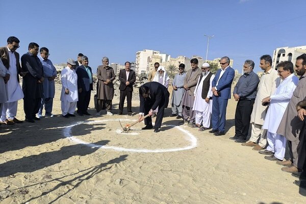 آیین کلنگزنی دو مدرسه ۱۲ کلاسه در چابهار برگزار شد