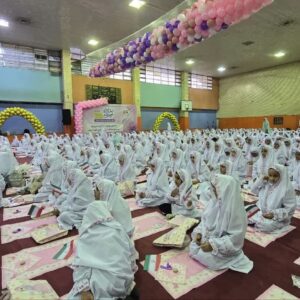 جشن تکلیف ۱۲۰۰ نفره دختران در شیراز برگزار شد