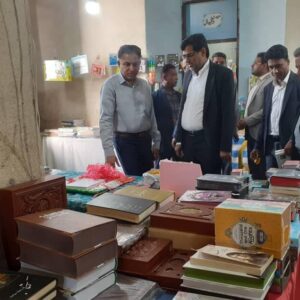 نمایشگاه کتاب در رودان افتتاح شد