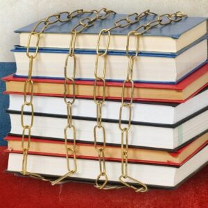 سانسور کتاب‌ها در فرانسه؛ زمانی که سیاست بر فرهنگ چیره می‌شود