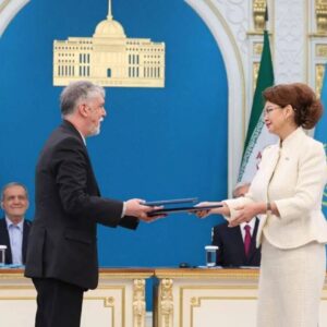 ایران و قزاقستان تفاهمنامه سینمایی امضا کردند