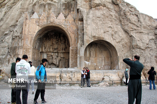 پاییز در طاق‌بستان؛ تلاقی رنگ‌های فصل با تاریخ سنگی کرمانشاه