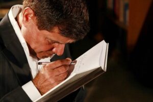 ارج‌نامه قدمعلی سرامی نوشته می‌شود