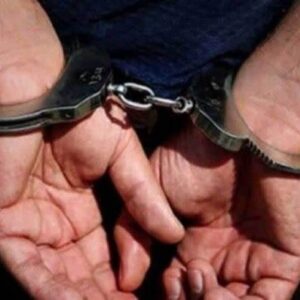 دستگیری کلاهبردار حرفه‌ای با اتهام بیش از ۱۰۰ فقره کلاهبرداری