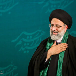 داستان یک رییس جمهور شهید در لابه‌لای کتاب‌ها/چهره‌ای از تعهد بی‌وقفه