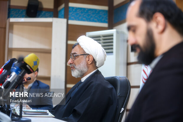 نشست خبری دبیر شورای عالی انقلاب فرهنگی