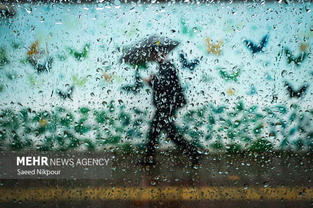 بارش باران پاییزی در رشت