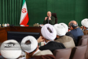 دیدار رئیس و اعضای هیئت علمی مرکز تحقیقات اسلامی مجلس با رئیس مجلس