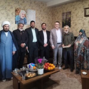 دیدار جانشین سازمان بسیج هنرمندان کشور با هنرمند پیشکسوت عکاسی قزوین