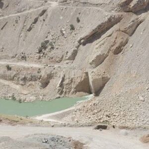 توقف ساخت سد ماندگان در دامنه کوه دنا