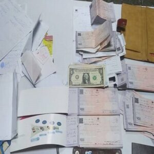 کشف بسته حاوی پول و ارز در مترو تهران