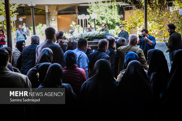 تشییع پیکر کامران فانی