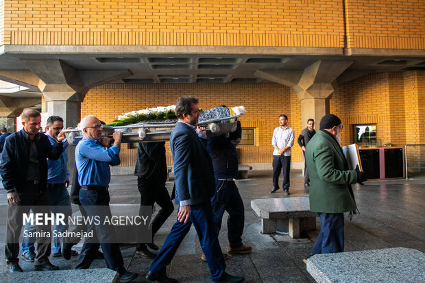 تشییع پیکر کامران فانی