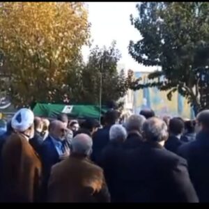 مراسم تشییع پیکر آیت‌الله شاهچراغی بر دستان مردم قدرشناس سمنان