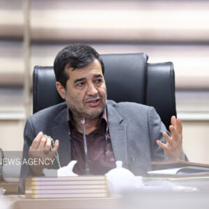 وزیر ورزش: داور برای شعارهای هنجارشکنانه می تواند بازی را قطع کند