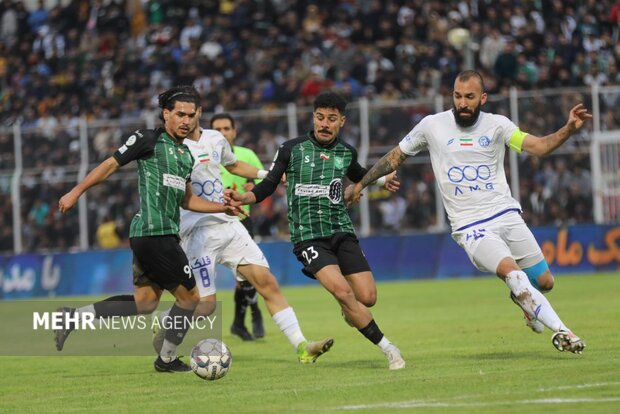 دیدار دو تیم خیبر خرم‌آباد و استقلال تهران