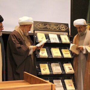 رونمایی از ۱۲ عنوان کتاب پژوهشگاه مطالعات تقریبی در هفته پژوهش