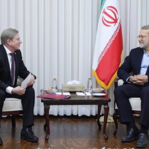 شتاب‌بخشی به کریدور شمال–جنوب نتیجه دیدار لاریجانی با نخست وزیر روسیه