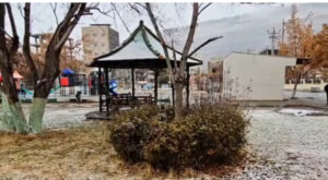 بارش برف در روزهای پایانی پاییز در ماکو و بازرگان