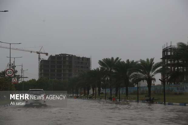 آبگرفتگی شدید در خیابان های بندرعباس