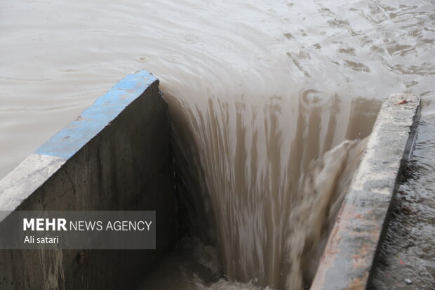 آبگرفتگی شدید در خیابان های بندرعباس