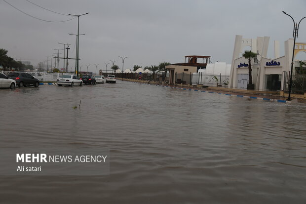 آبگرفتگی شدید در خیابان های بندرعباس