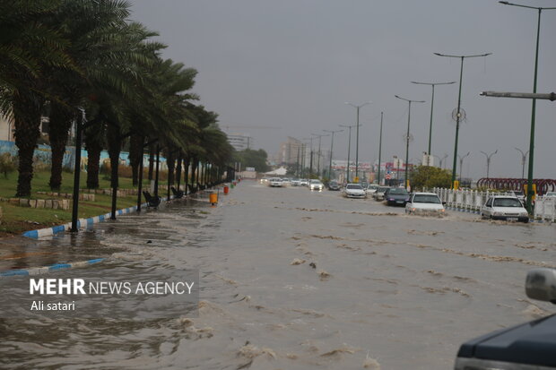 آبگرفتگی شدید در خیابان های بندرعباس