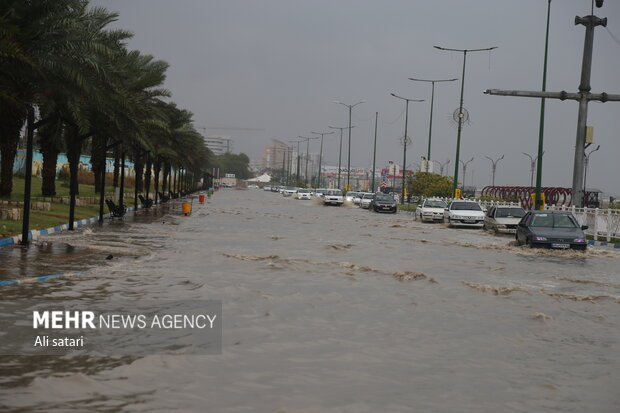 آبگرفتگی شدید در خیابان های بندرعباس