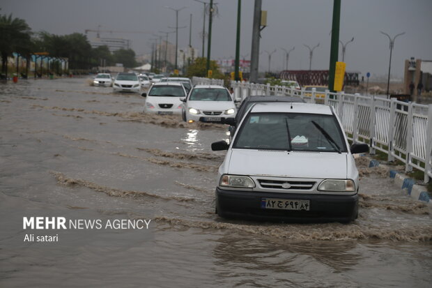 آبگرفتگی شدید در خیابان های بندرعباس