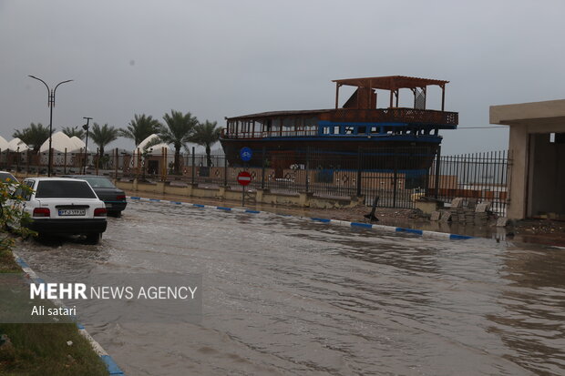 آبگرفتگی شدید در خیابان های بندرعباس