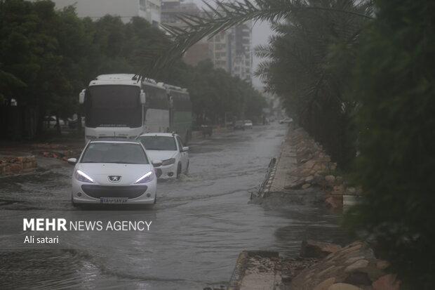 آبگرفتگی شدید در خیابان های بندرعباس